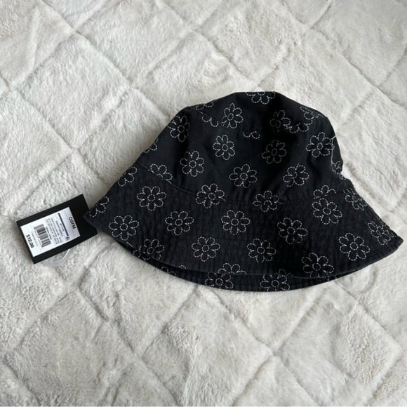 Art Class | Black & White Stitched Floral Flower Bucket Hat | Size - Picture 4 of 10
